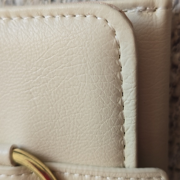 MUNDI BRAND WOMEN'S "ALMOND" WALLET WITH RFID PROTECTION - Picture 4 of 13